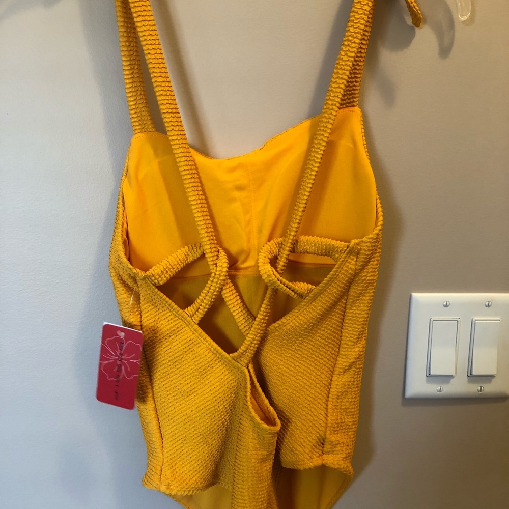 GOSSIP SWIMSUIT - Picture 2 of 3